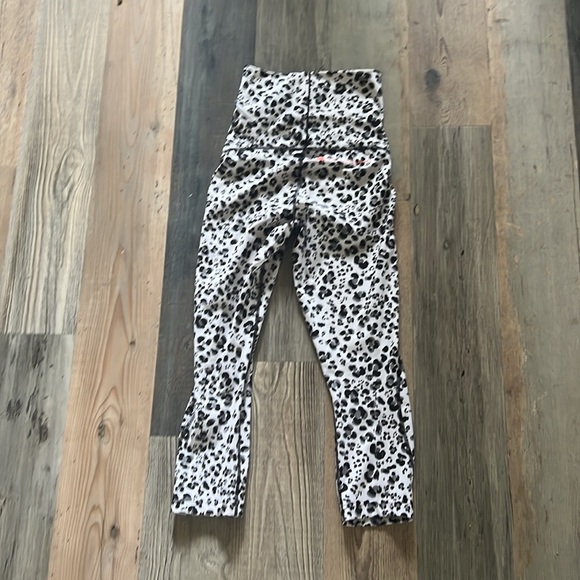 ADIDAS x Stella McCartney Cropped Leopard-Print Stretch Leggings Size: XS - Picture 10 of 16